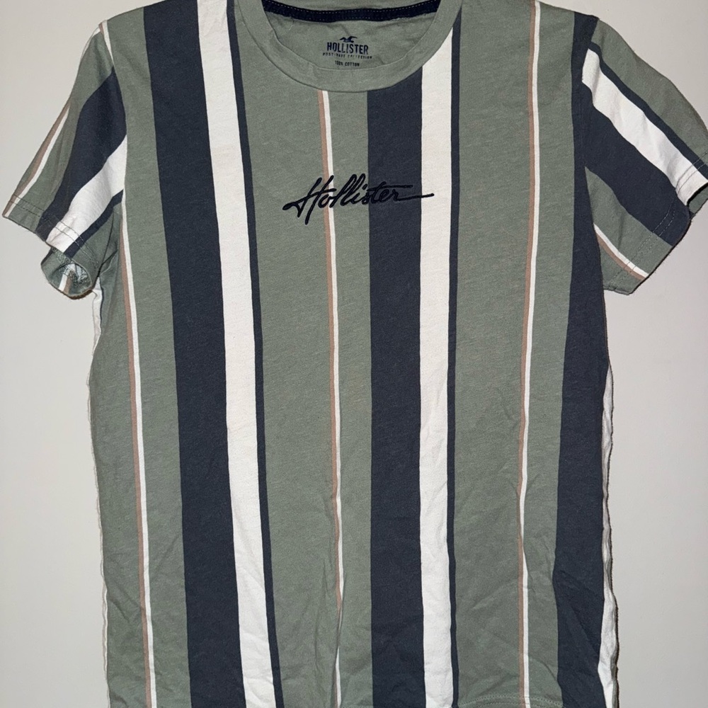 Hollister Men's Olive and White Striped Tee